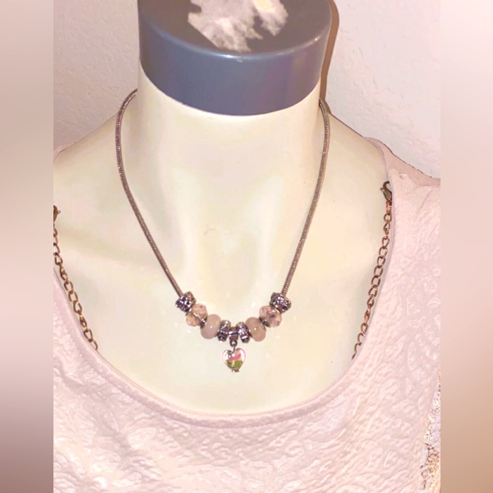 🌸🌺🌼Charmed feelings beaded necklace